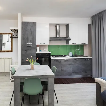 Forum Apartment *